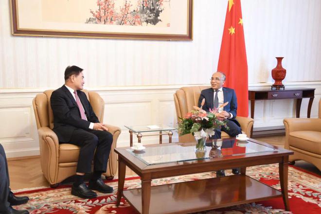 欧洲时报文化传媒集团总裁开云体育 开云官网张晓贝一行到访中国驻奥地利大使馆(图2)