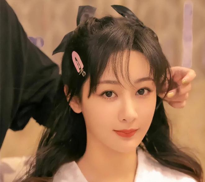杨紫成立开云体育 开云官网首家文化传媒公司或为培养新人网友评价很贴心(图3)