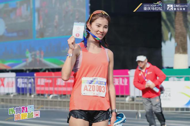 无锡、重庆、武汉马拉松全破Kaiyun 开云体育纪录！何杰再破国家纪录向奥运奔跑！名副其实跑者的节日！(图9)