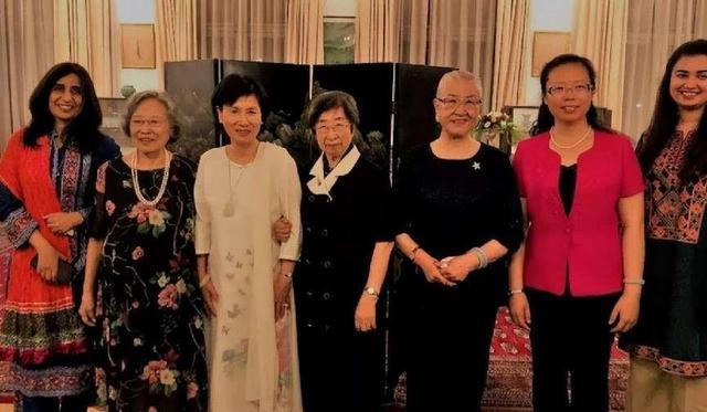 开云体育 Kaiyun.com 官网入口她是原国防部长的长女资产被封后出走美国后来怎么样了？(图3)