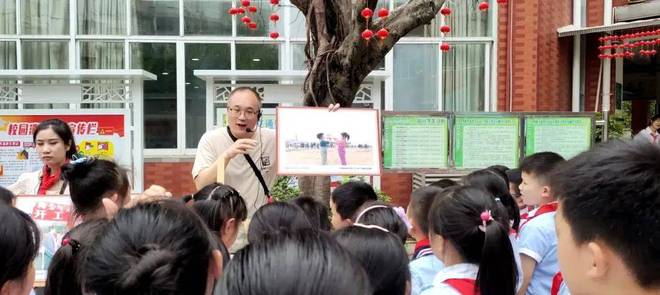 【文化传播】方志Kaiyun 开云文化大讲堂走进成都市李家沱实验小学(图3)
