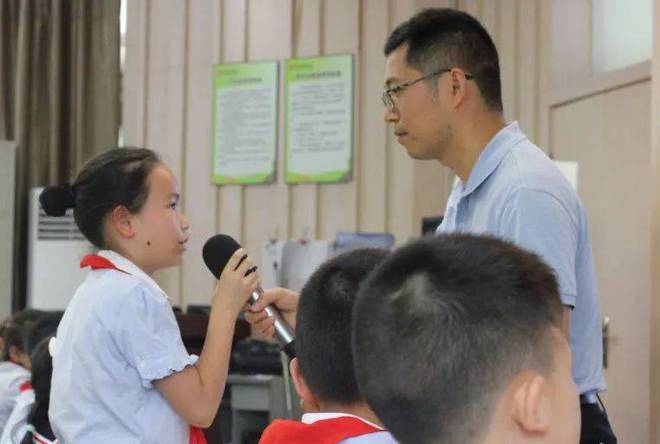【文化传播】方志Kaiyun 开云文化大讲堂走进成都市李家沱实验小学(图6)