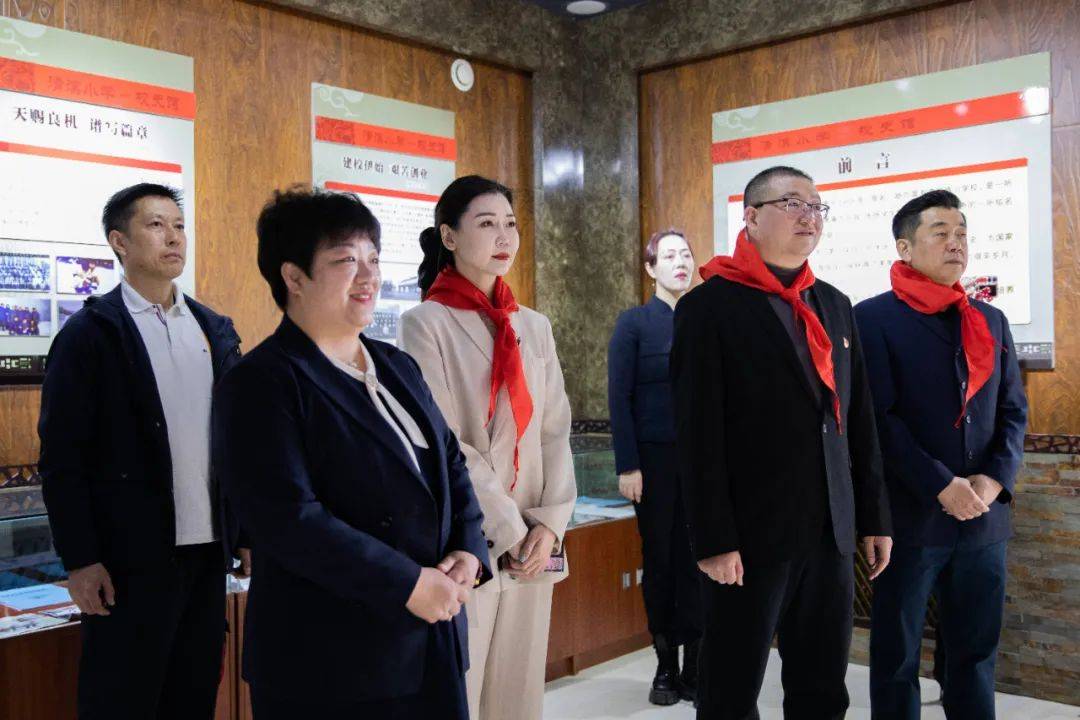 黑龙江报刊传媒集团有限公司“家庭教育阅读实践基地”授牌暨杂志捐赠仪式成功举办Kaiyun 开云体育(图3)